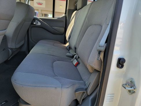 Used 2021 Nissan Frontier SV image 13