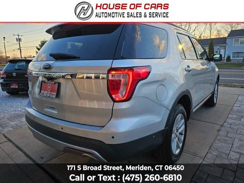 Used 2019 Ford Explorer XLT w/ Equipment Group 202A AWD/4WD image 4