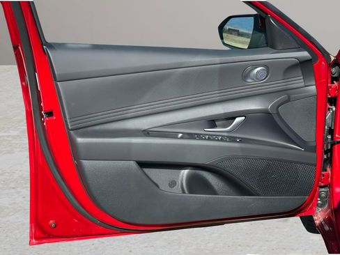 New 2025 Hyundai Elantra SEL image 19