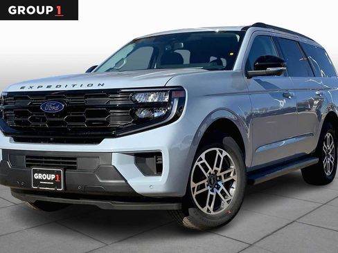 New 2025 Ford Expedition Active image 1