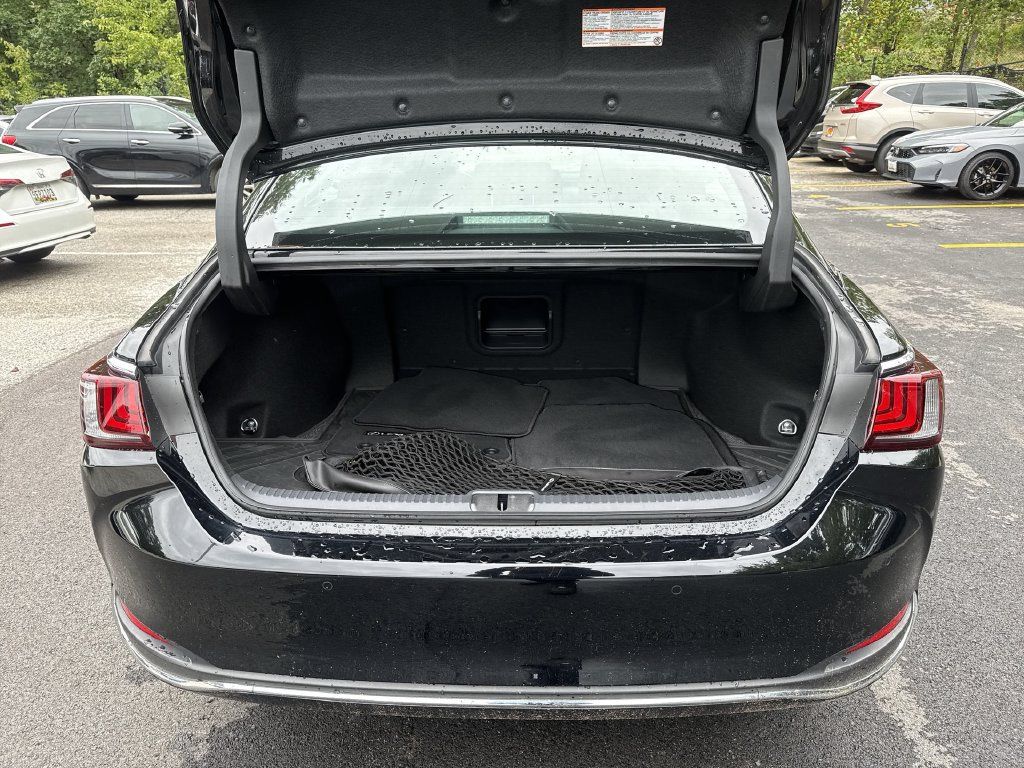 Used 2025 Lexus ES 300h w/ Premium Package FWD image 21
