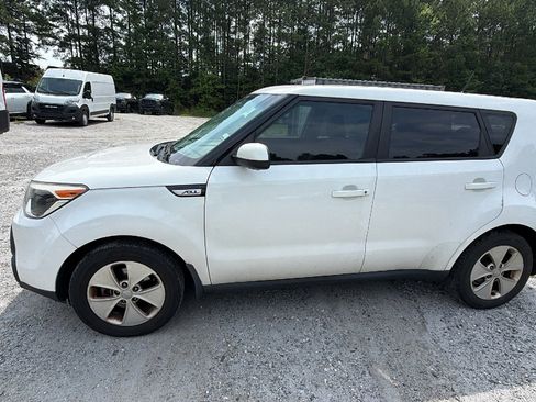 Used 2016 Kia Soul FWD image 5