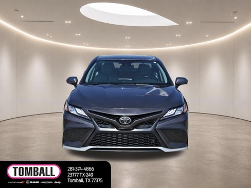 Used 2024 Toyota Camry XSE FWD image 2