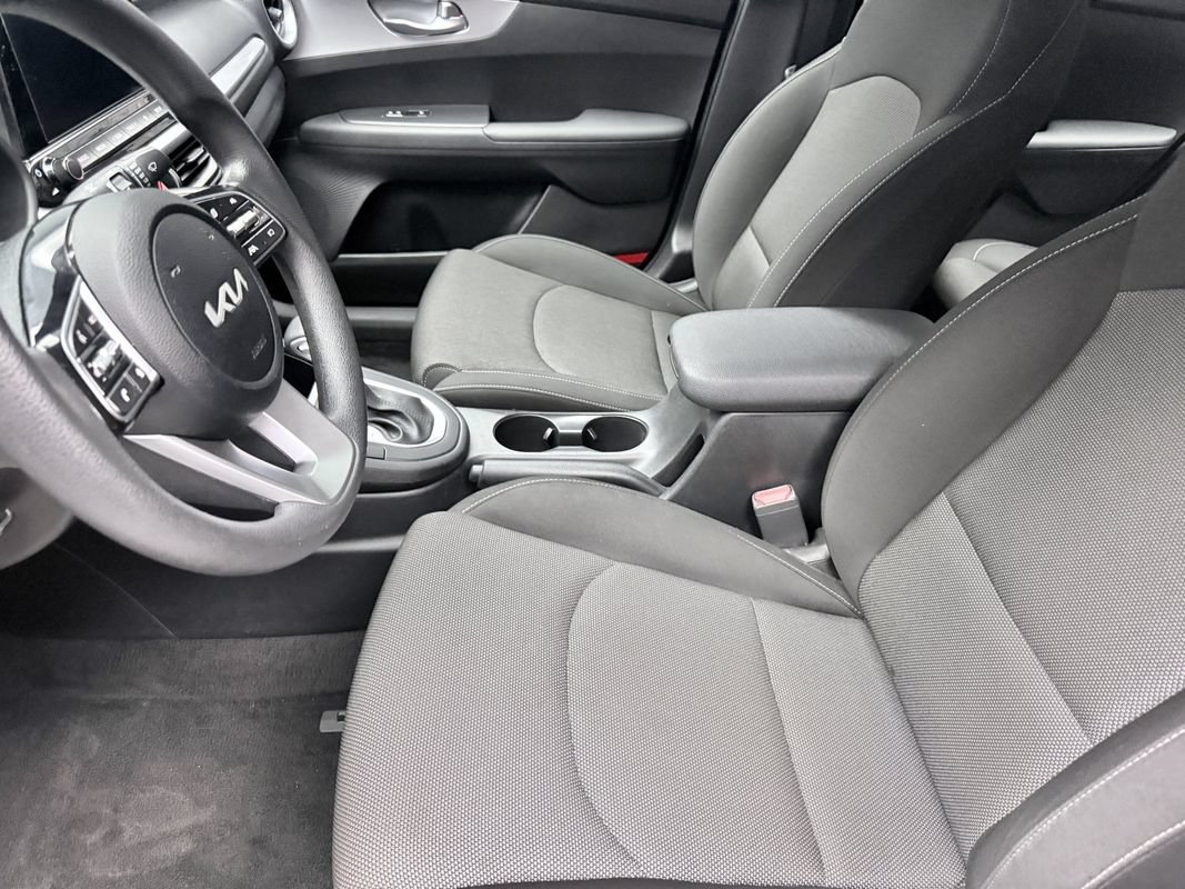 Used 2023 Kia Forte LXS w/ LXS Technology Package FWD image 10