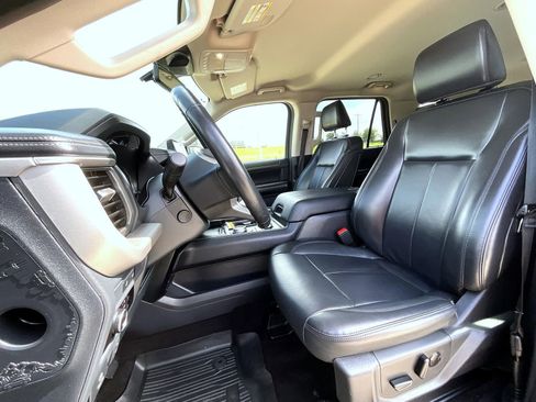 Used 2023 Ford Expedition XLT AWD/4WD image 10