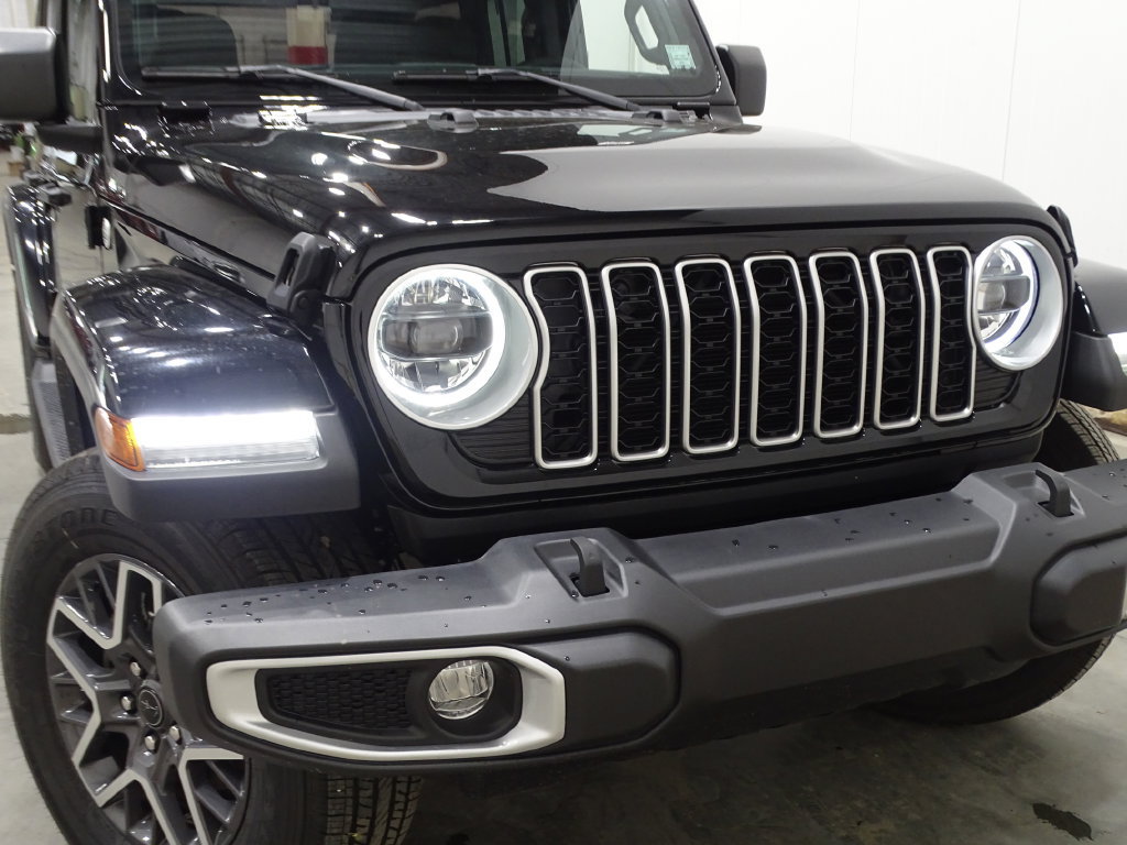 Used 2024 Jeep Wrangler Unlimited Sahara AWD/4WD image 42