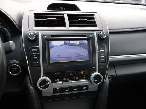 Used 2013 Toyota Camry SE w/ Convenience Pkg FWD image 20