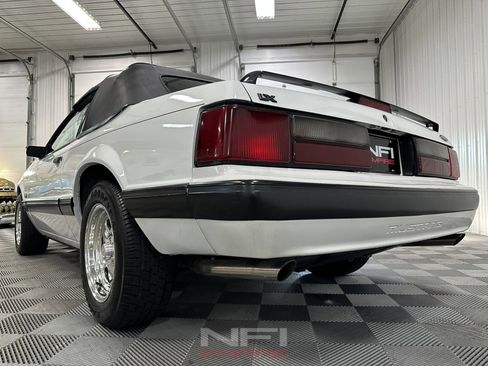 Used 1987 Ford Mustang LX image 29