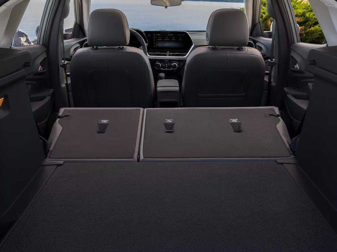 New 2026 Chevrolet Trax ACTIV w/ Sunroof Package FWD image 7