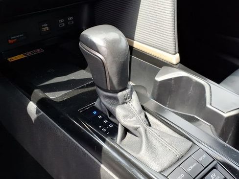 Used 2025 Toyota Camry SE FWD image 28