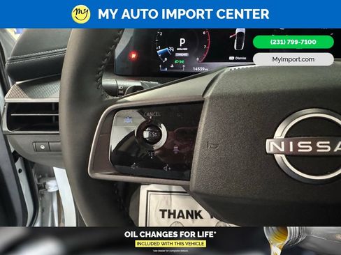 Used 2025 Nissan Murano SV AWD/4WD image 13