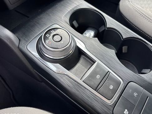 Used 2022 Ford Escape SE w/ SE Sport Appearance Package image 28