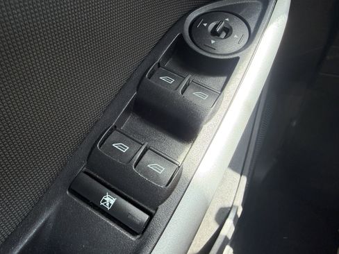Used 2013 Ford Focus SE FWD image 32