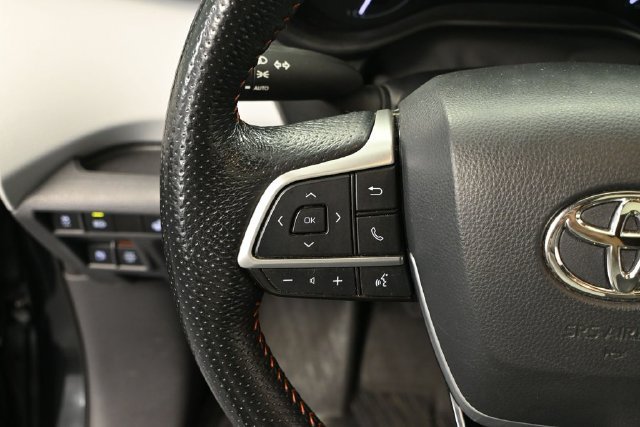 Used 2021 Toyota Sienna XSE FWD image 18