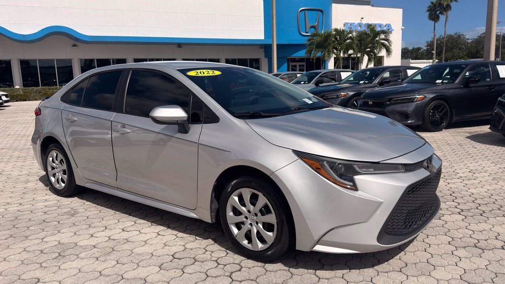 Used 2022 Toyota Corolla LE FWD image 14