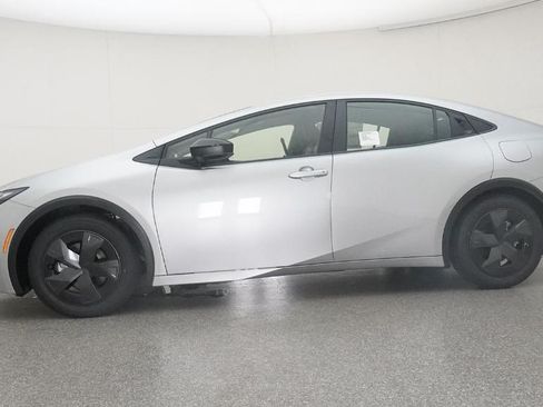 Used 2026 Toyota Prius Plug-In Hybrid FWD image 22