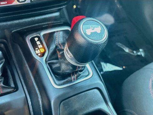 Used 2022 Jeep Wrangler Unlimited Rubicon AWD/4WD image 24