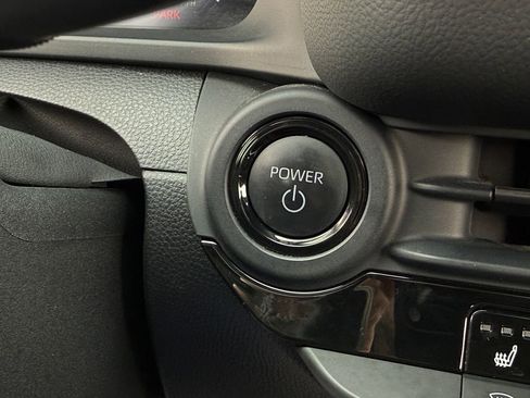 Used 2024 Toyota Crown Limited image 32