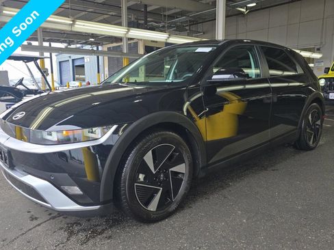 Used 2025 Hyundai Ioniq 5 SE image 3