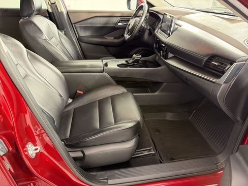 Used 2022 Nissan Rogue SV w/ SV Premium Package FWD image 29