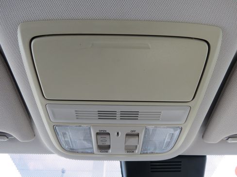 Used 2018 Honda Accord EX image 21