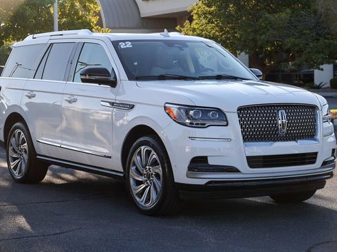 Used 2022 Lincoln Navigator Reserve AWD/4WD image 27