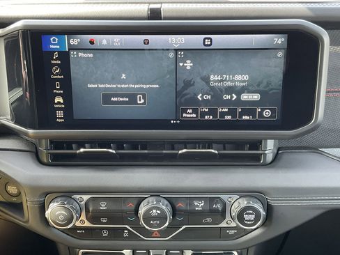 Used 2024 Jeep Wrangler Unlimited Rubicon image 17