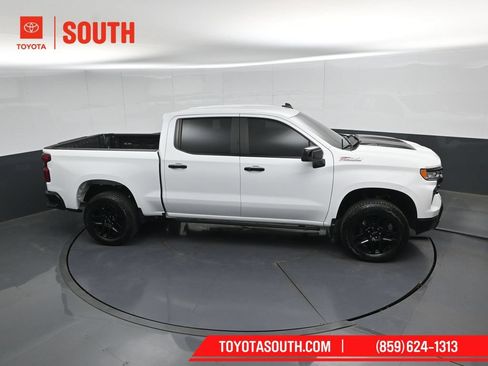 Used 2025 Chevrolet Silverado 1500 LT Trail Boss w/ Convenience Package II AWD/4WD image 46