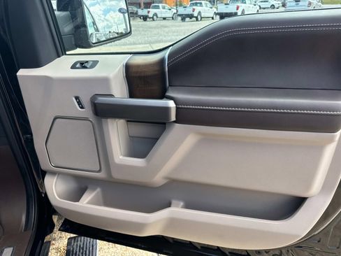 Used 2020 Ford F150 Limited w/ Trailer Tow Package image 13