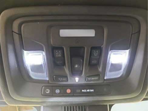 Used 2023 GMC Sierra 1500 Denali Ultimate image 32