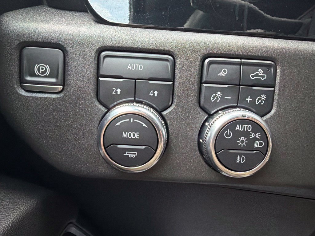 Used 2025 GMC Sierra 1500 SLT AWD/4WD image 30