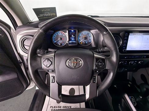 Used 2021 Toyota Tacoma TRD Sport image 12