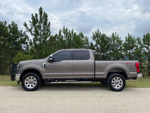 Used 2019 Ford F250 Lariat w/ Chrome Package AWD/4WD image 8