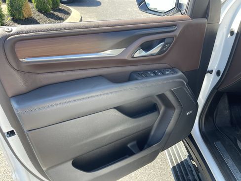 Used 2021 GMC Yukon Denali w/ Denali Ultimate Package AWD/4WD image 23