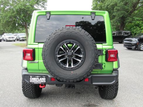 Certified 2025 Jeep Wrangler Unlimited Rubicon w/ XTREMEE 35" Tire Package AWD/4WD image 6
