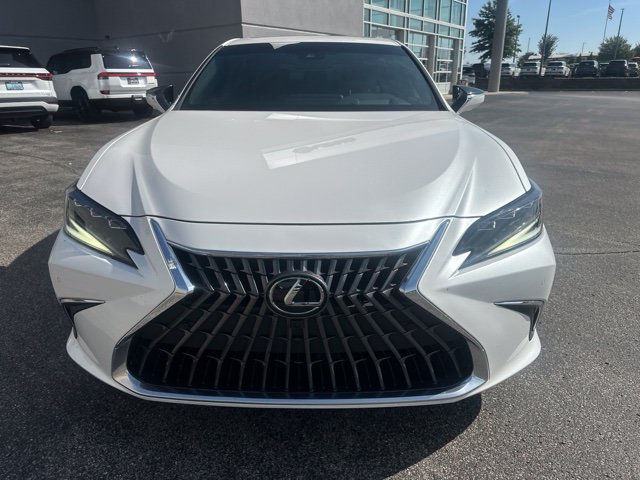 Used 2023 Lexus ES 300h Ultra Luxury w/ Accessory Package (Z1) FWD image 8