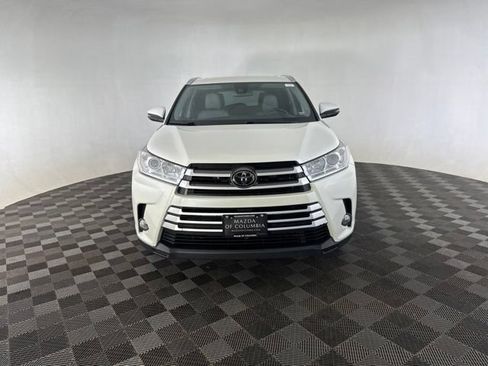 Used 2019 Toyota Highlander XLE w/ Protection Package #3 AWD/4WD image 2