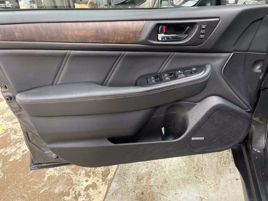 Used 2019 Subaru Outback 3.6R Limited AWD/4WD image 14