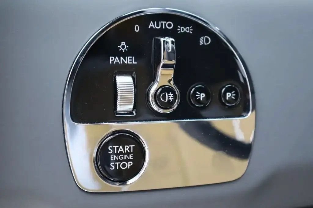 Used 2026 Rolls-Royce Cullinan w/ Cullinan Package AWD/4WD image 22
