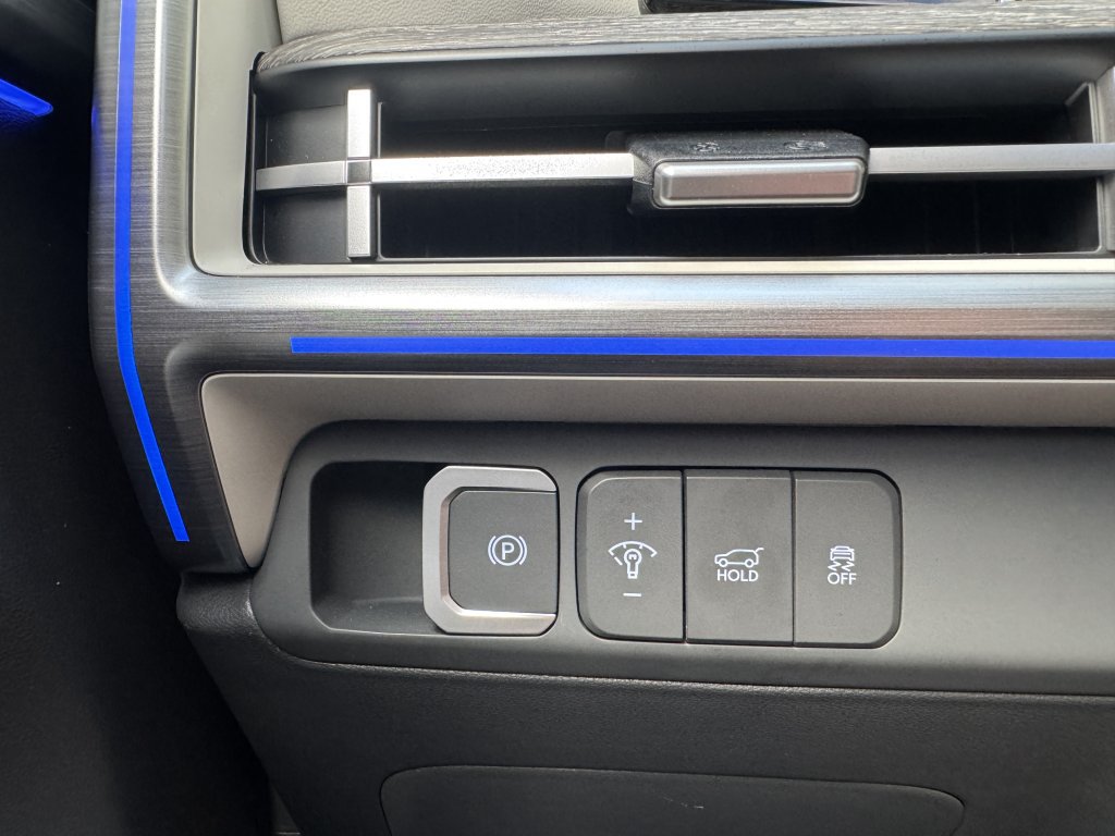 Used 2024 Hyundai Santa Fe Calligraphy FWD image 30