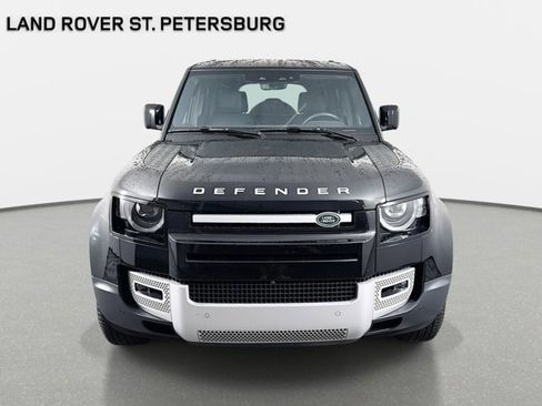 Used 2023 Land Rover Defender 110 SE image 2