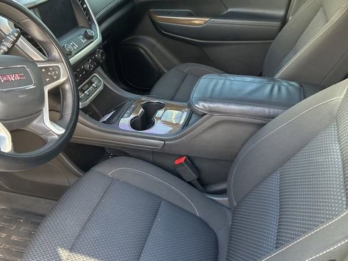 Used 2021 GMC Acadia SLE FWD image 4