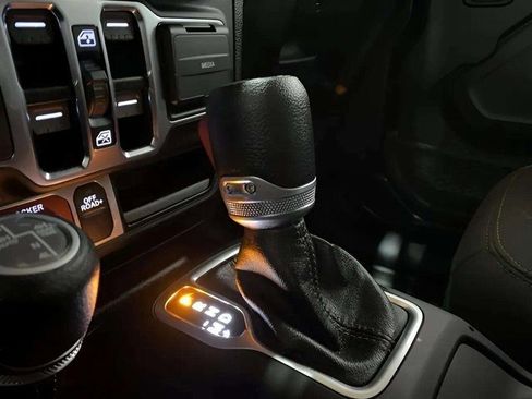 Used 2024 Jeep Wrangler Unlimited image 48