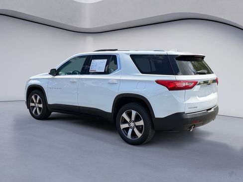Used 2018 Chevrolet Traverse LT FWD image 3