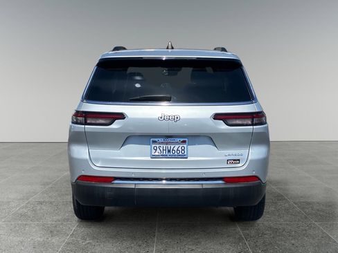 Used 2024 Jeep Grand Cherokee L Laredo RWD image 4
