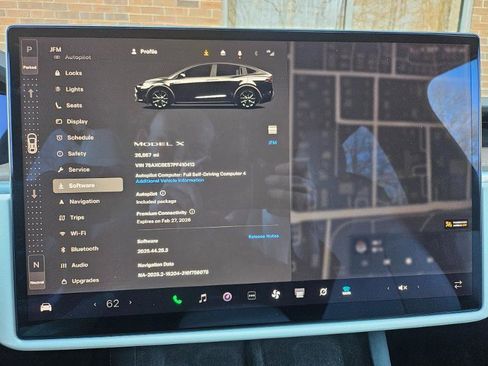 Used 2023 Tesla Model X image 3