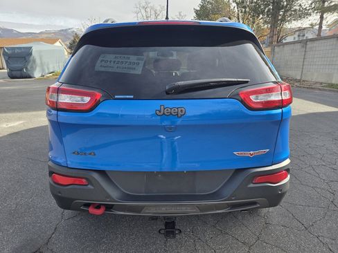 Used 2018 Jeep Cherokee Trailhawk image 5