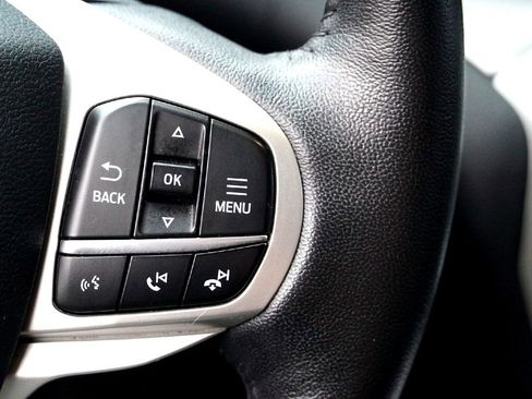 Used 2021 Ford Explorer XLT image 17