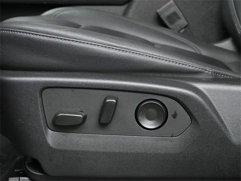 Used 2023 Chevrolet Tahoe Z71 w/ Luxury Package image 11