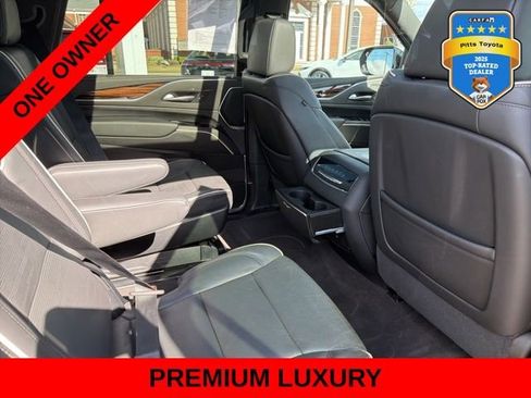 Used 2023 Cadillac Escalade Premium Luxury w/ Performance Package image 12